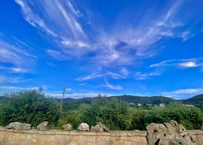 Casa Laranjeiras * Alqueidao da Serra